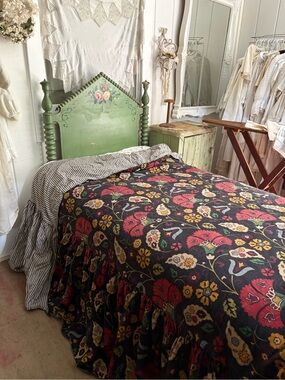 Vintage Handmade Heavy Floral Ruffled Bedspread in Black and Red - Home Bedding